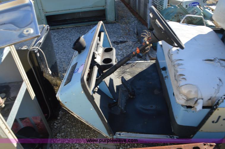 image for item K5306 Ez-go golf cart