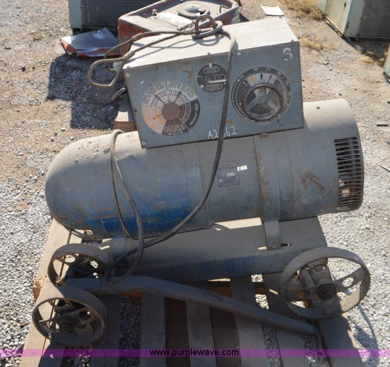 image for item K5307 Lincoln Shieldarc welder