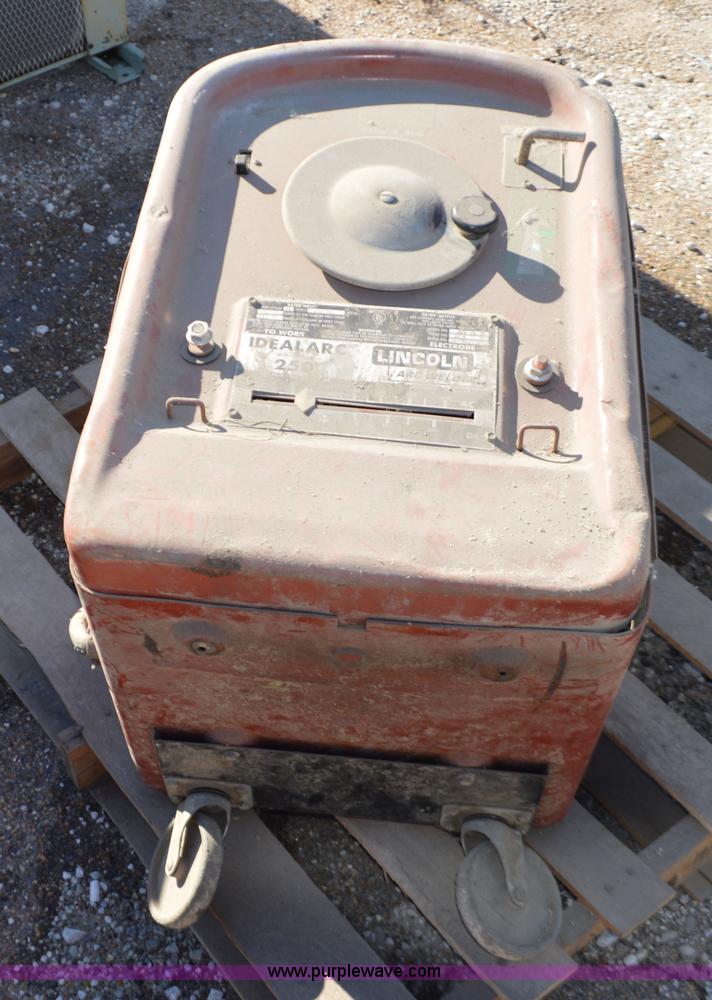 image for item K5308 Lincoln Idealarc 250 arc welder