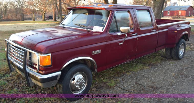 image for item L1018 1989 Ford F350 Crew Cab pickup truck