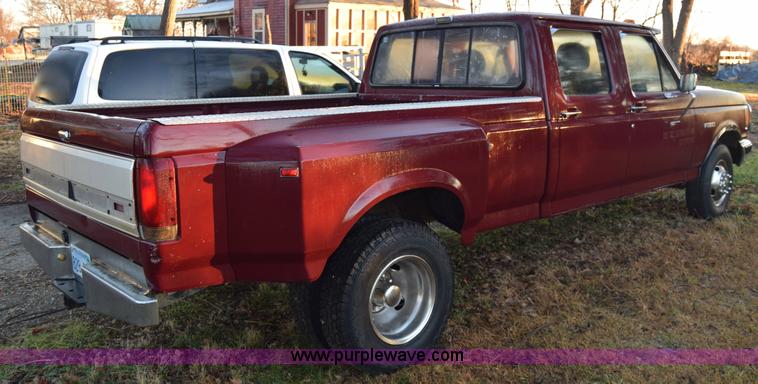 image for item L1018 1989 Ford F350 Crew Cab pickup truck
