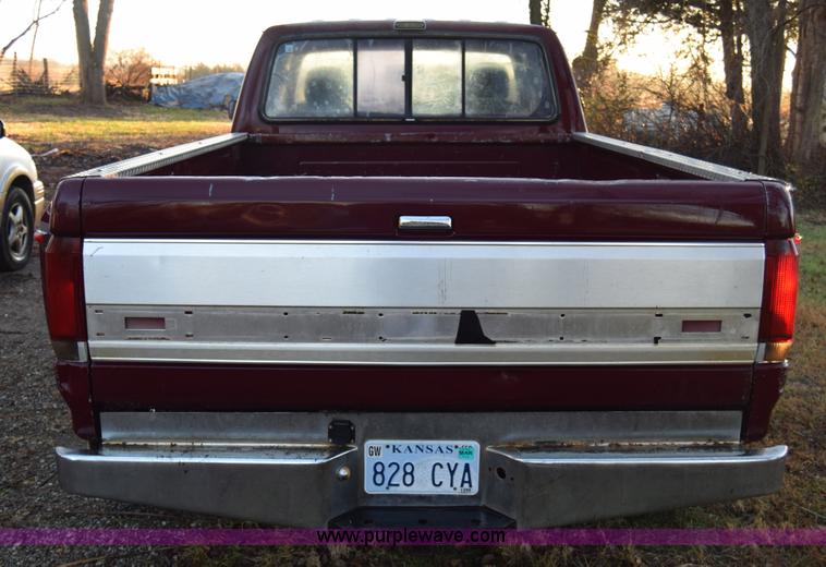 image for item L1018 1989 Ford F350 Crew Cab pickup truck