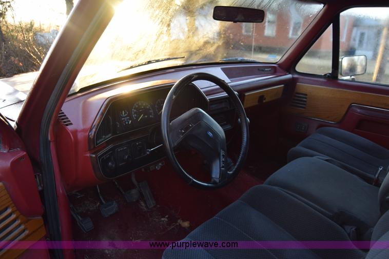 image for item L1018 1989 Ford F350 Crew Cab pickup truck