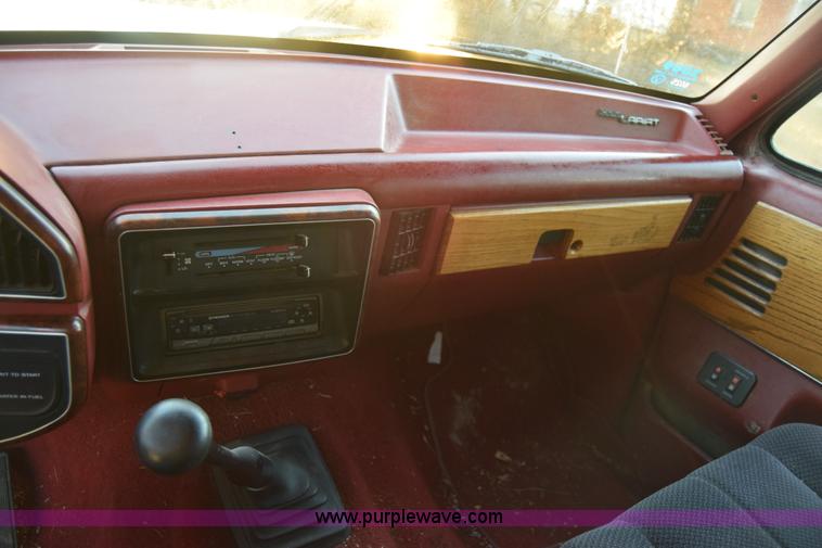 image for item L1018 1989 Ford F350 Crew Cab pickup truck