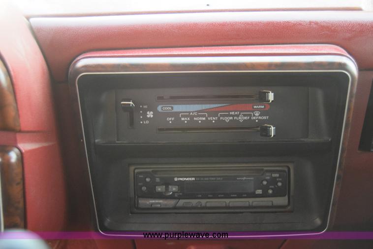 image for item L1018 1989 Ford F350 Crew Cab pickup truck