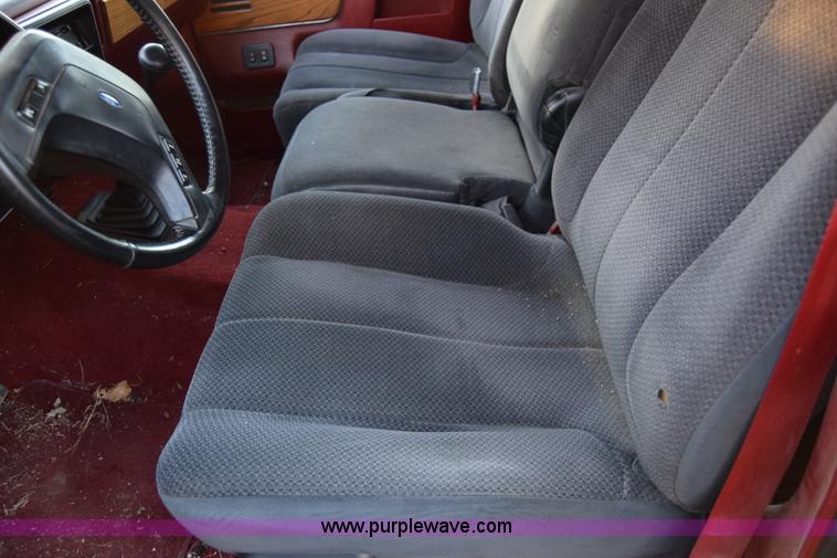 image for item L1018 1989 Ford F350 Crew Cab pickup truck