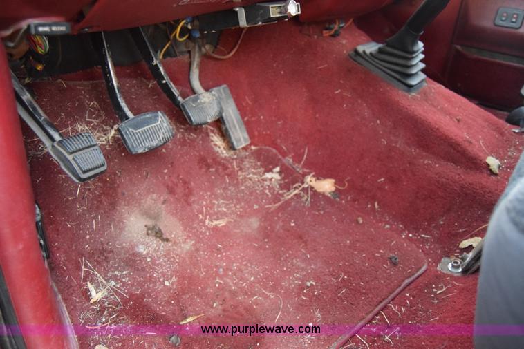 image for item L1018 1989 Ford F350 Crew Cab pickup truck