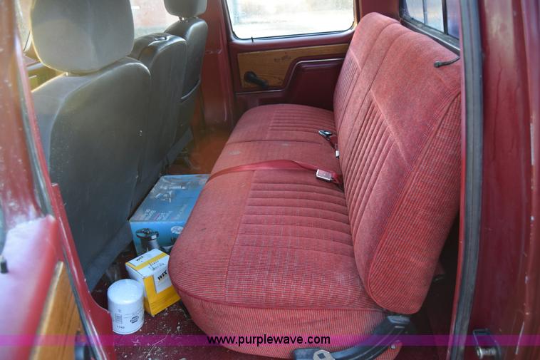 image for item L1018 1989 Ford F350 Crew Cab pickup truck