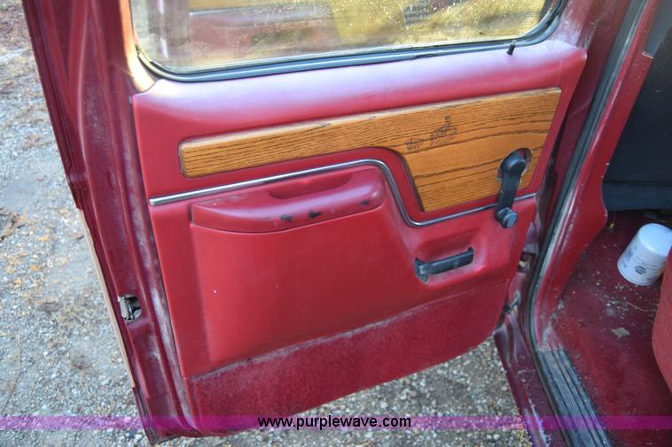 image for item L1018 1989 Ford F350 Crew Cab pickup truck