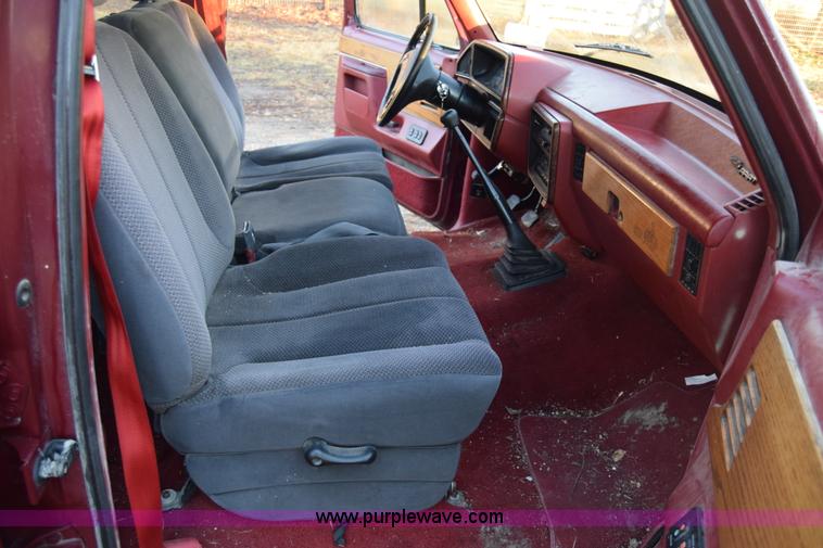 image for item L1018 1989 Ford F350 Crew Cab pickup truck