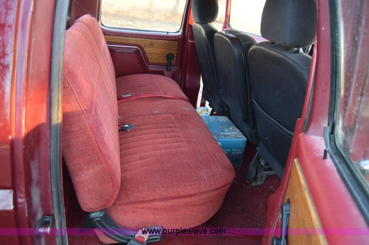 image for item L1018 1989 Ford F350 Crew Cab pickup truck