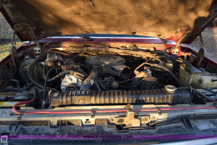 image for item L1018 1989 Ford F350 Crew Cab pickup truck