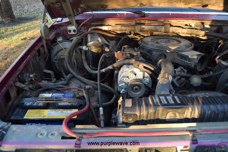 image for item L1018 1989 Ford F350 Crew Cab pickup truck