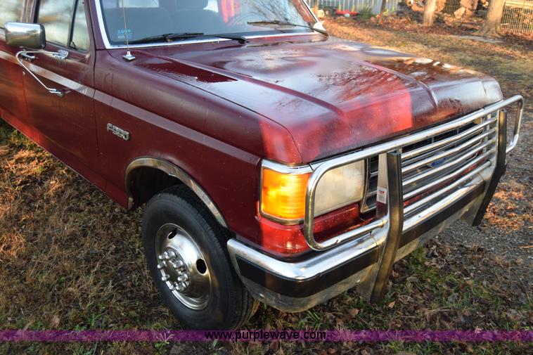 image for item L1018 1989 Ford F350 Crew Cab pickup truck
