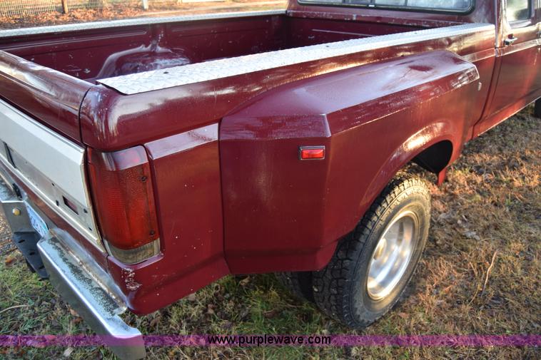 image for item L1018 1989 Ford F350 Crew Cab pickup truck