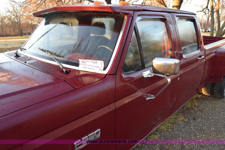 image for item L1018 1989 Ford F350 Crew Cab pickup truck