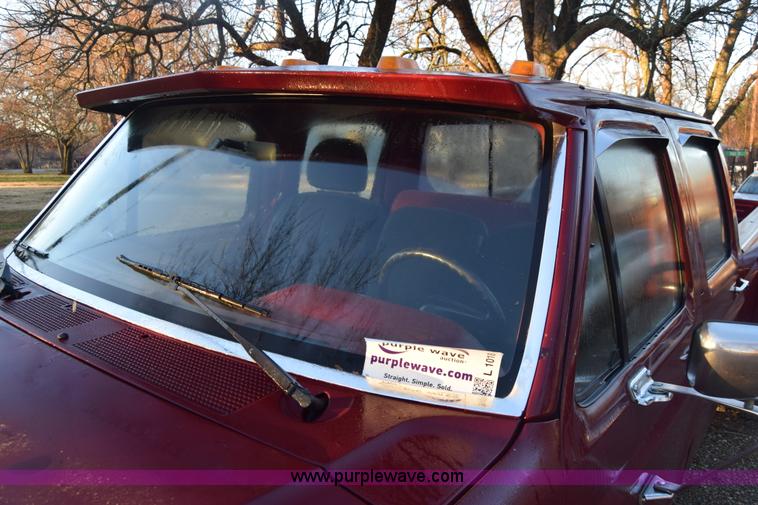 image for item L1018 1989 Ford F350 Crew Cab pickup truck