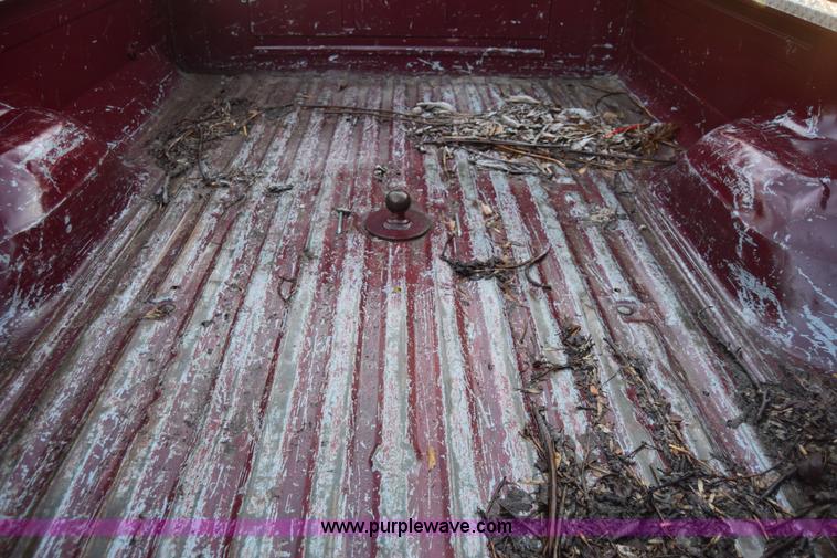 image for item L1018 1989 Ford F350 Crew Cab pickup truck