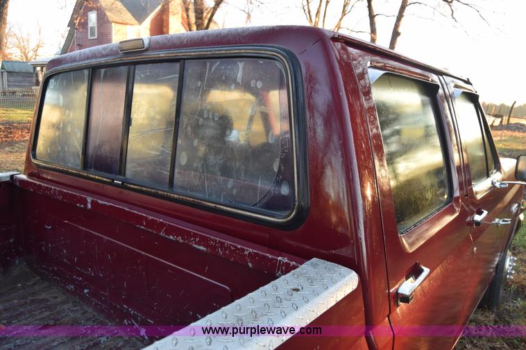 image for item L1018 1989 Ford F350 Crew Cab pickup truck