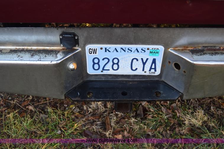 image for item L1018 1989 Ford F350 Crew Cab pickup truck