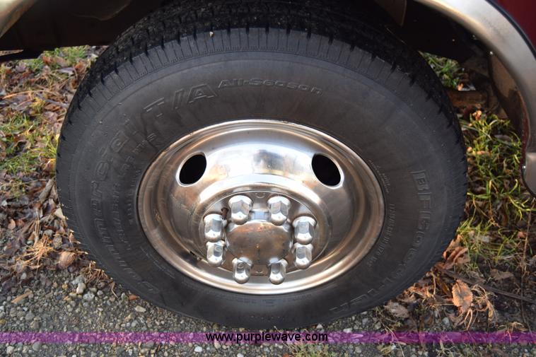 image for item L1018 1989 Ford F350 Crew Cab pickup truck