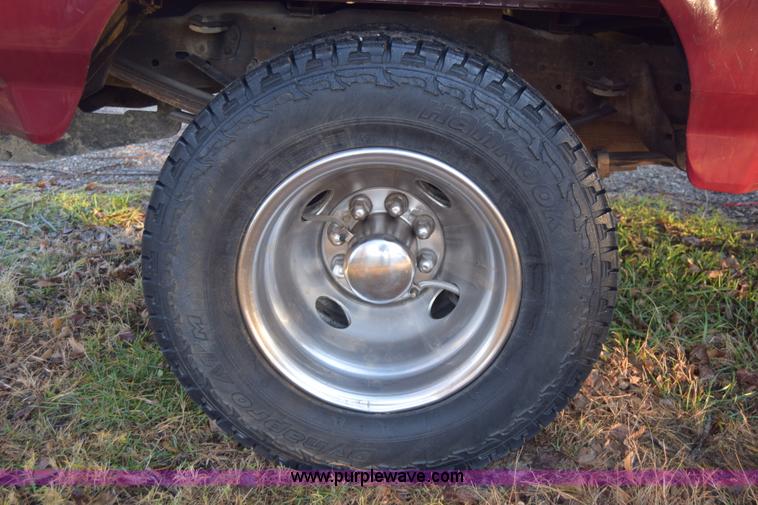 image for item L1018 1989 Ford F350 Crew Cab pickup truck