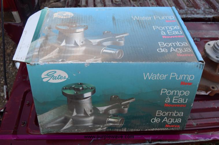 image for item L1018 1989 Ford F350 Crew Cab pickup truck