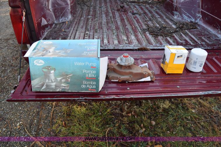 image for item L1018 1989 Ford F350 Crew Cab pickup truck