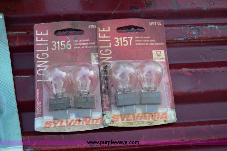 image for item L1018 1989 Ford F350 Crew Cab pickup truck