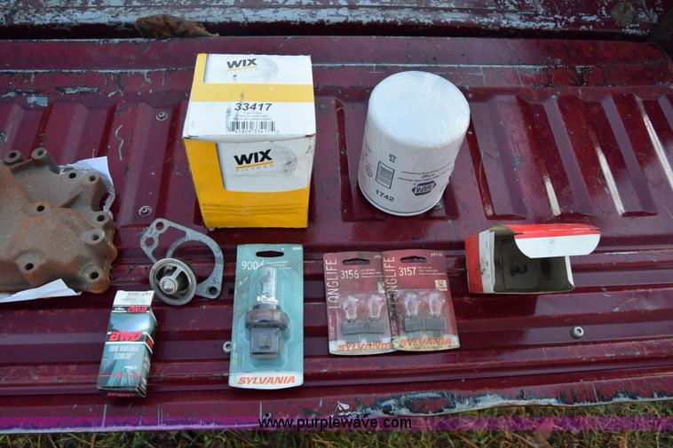 image for item L1018 1989 Ford F350 Crew Cab pickup truck