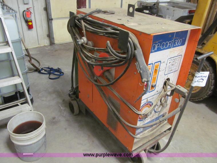 image for item L1859 Airco DIP-COR300 wire welder