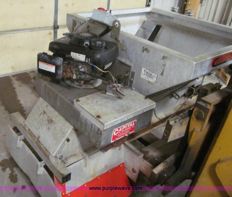 image for item L1860 Curtis Fast-Cast 550 Series spreader