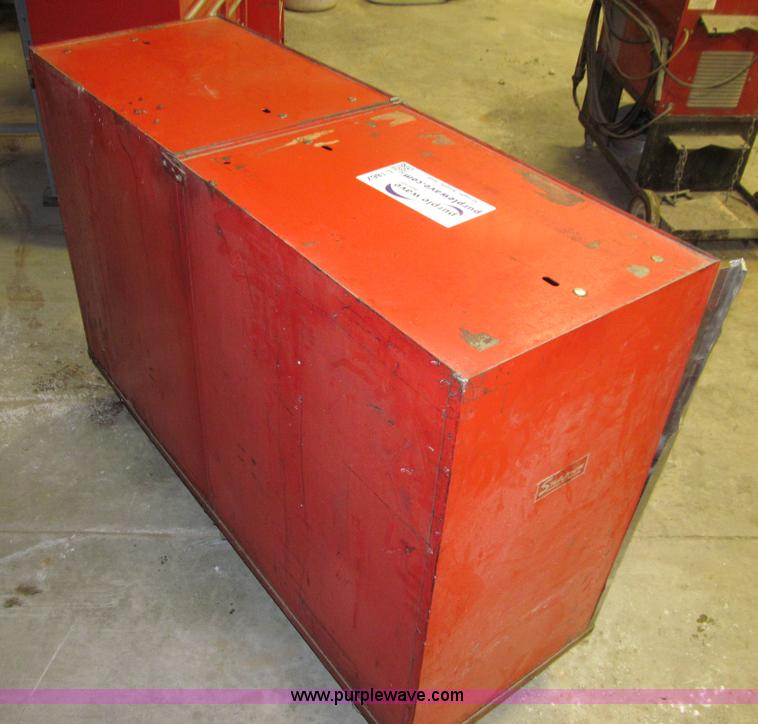 image for item L1867 Snap On toolbox
