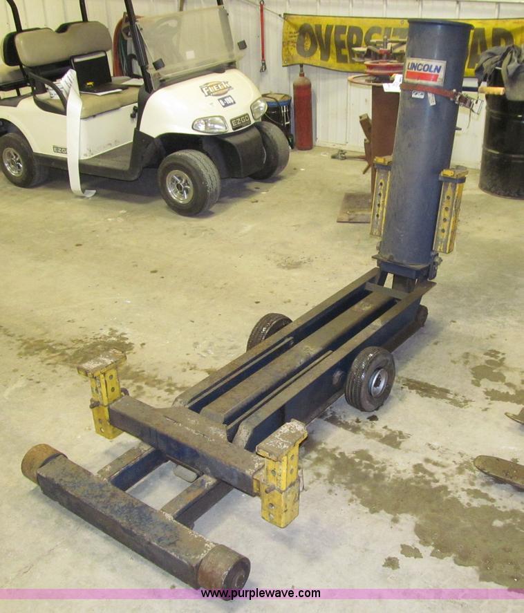 image for item L1870 Lincoln air jack