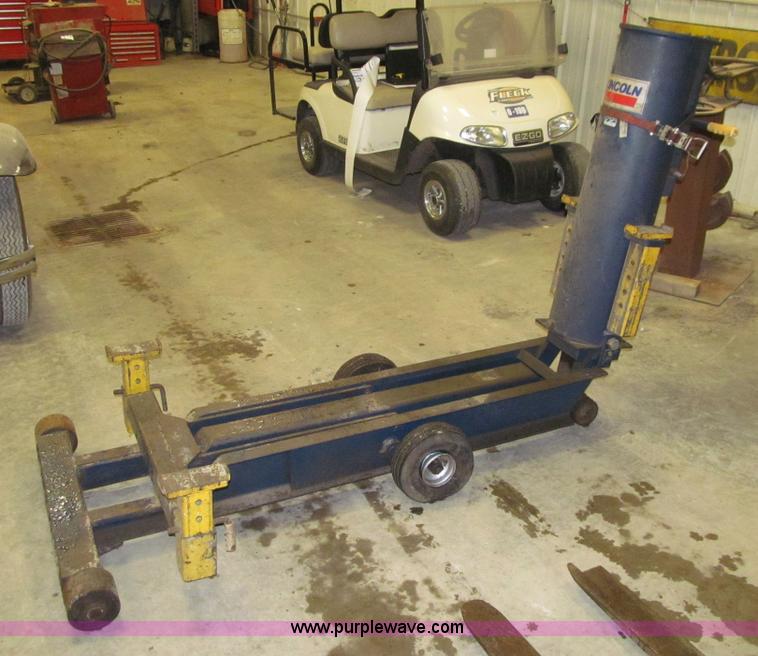 image for item L1870 Lincoln air jack