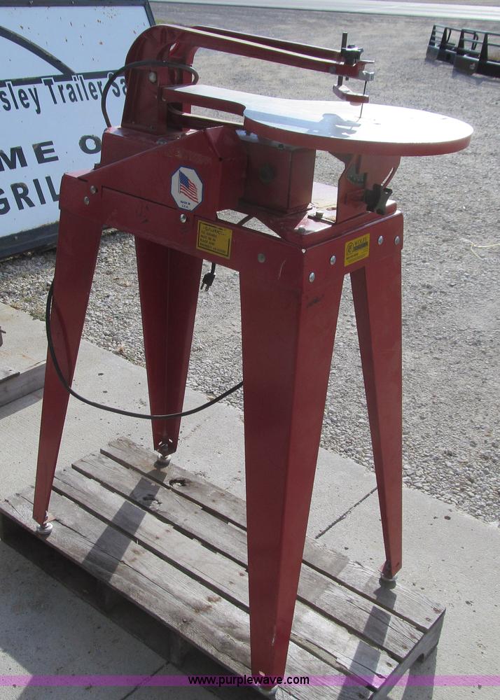 RBI 216 scroll saw in Mount Ayr, IA Item L1962 sold Purple Wave