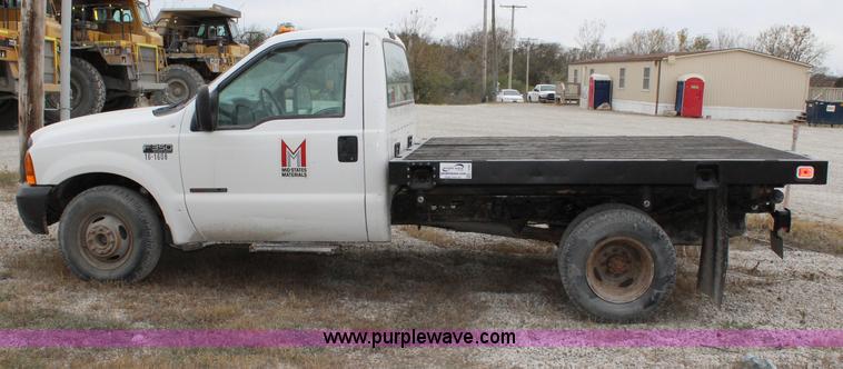 image for item L2350 1999 Ford F350 Super Duty flatbed pickup truck