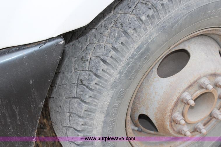 image for item L2350 1999 Ford F350 Super Duty flatbed pickup truck