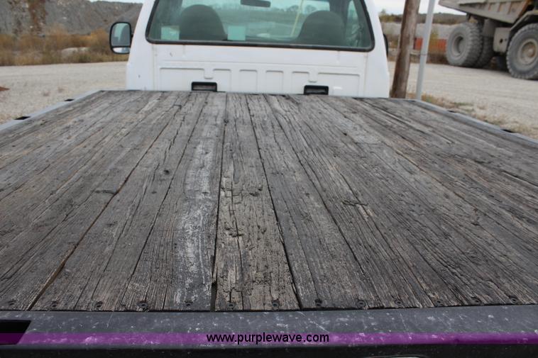 image for item L2350 1999 Ford F350 Super Duty flatbed pickup truck