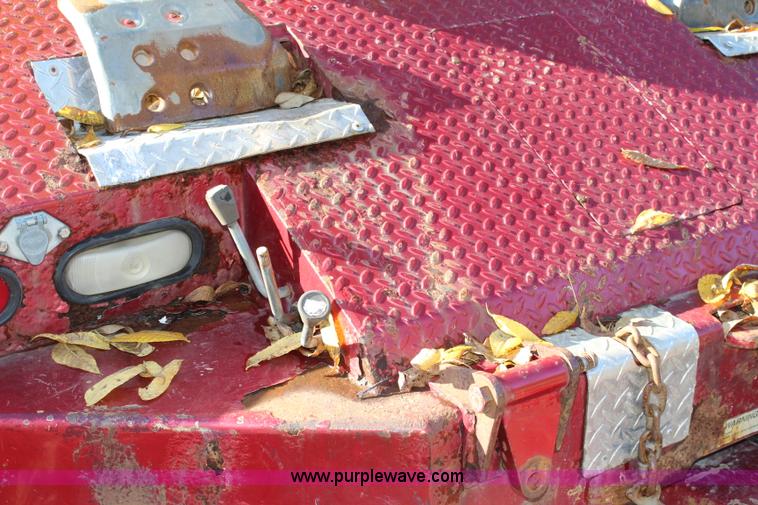 image for item L2434 2000 Chevrolet 3500 HD tow truck