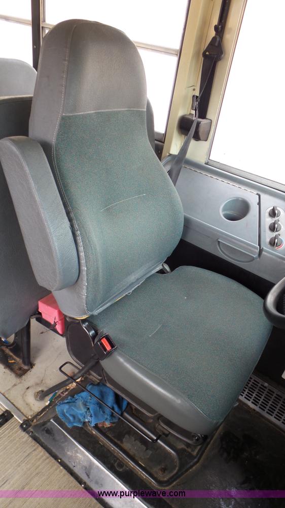 image for item L3574 2006 International 3000 bus