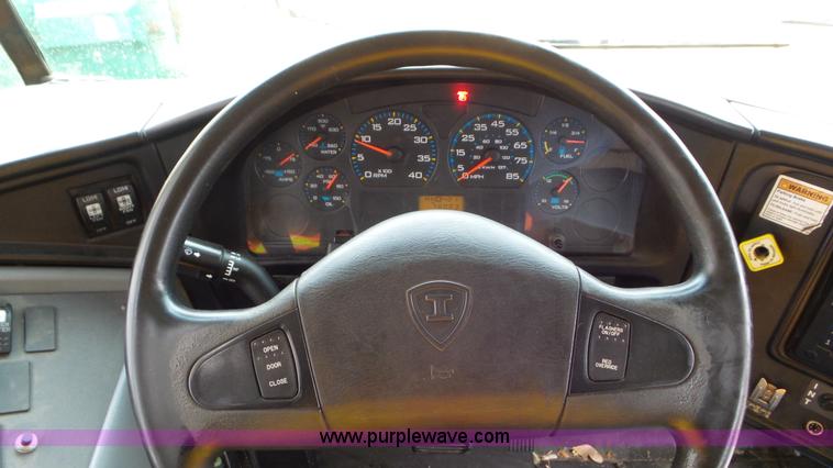 image for item L3574 2006 International 3000 bus