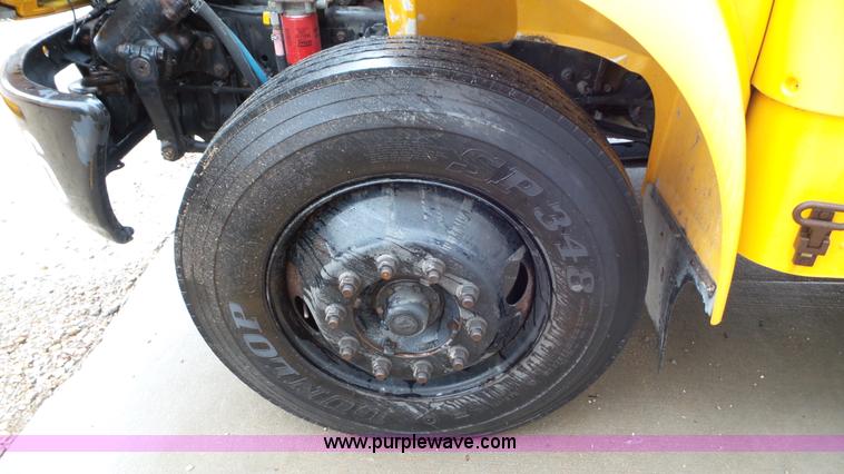 image for item L3574 2006 International 3000 bus