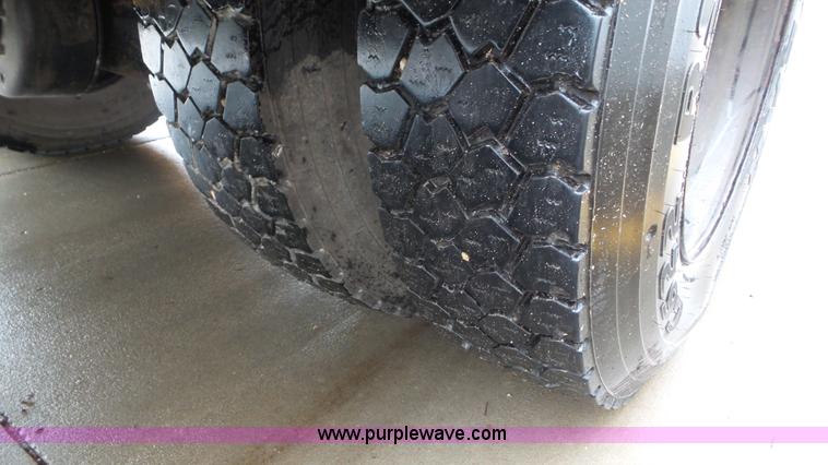 image for item L3574 2006 International 3000 bus