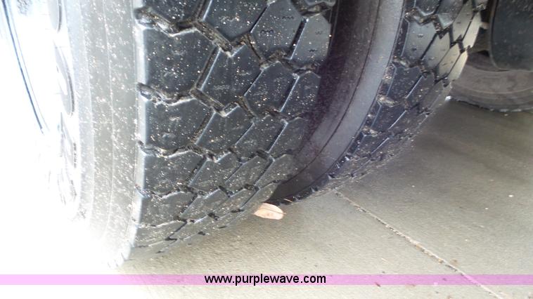 image for item L3574 2006 International 3000 bus