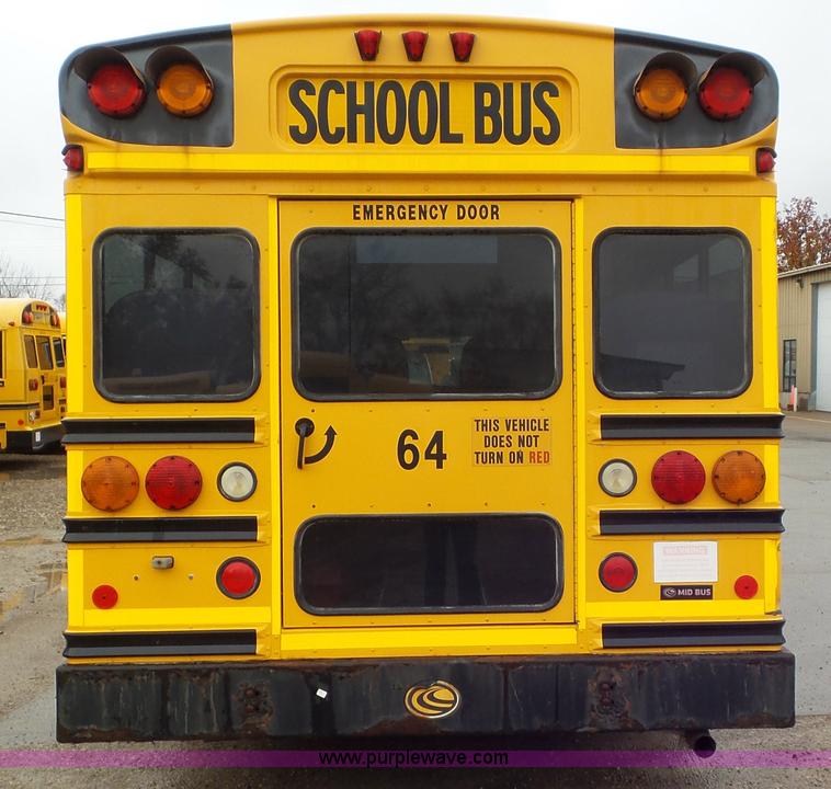 image for item L3575 2008 Chevrolet Express 3500 mid bus