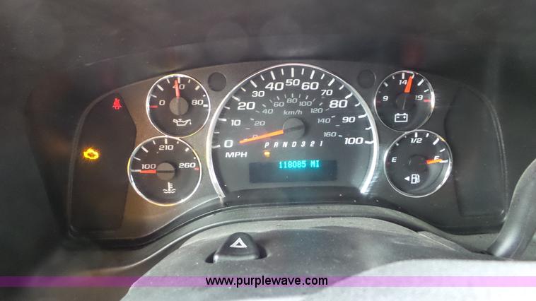 image for item L3575 2008 Chevrolet Express 3500 mid bus