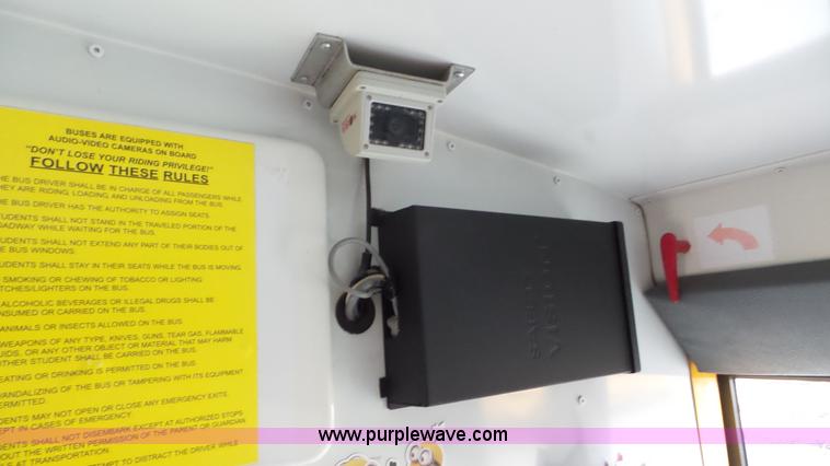 image for item L3575 2008 Chevrolet Express 3500 mid bus