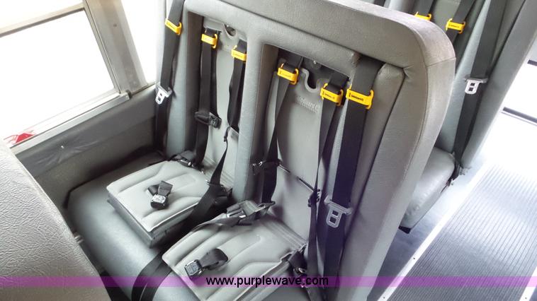 image for item L3575 2008 Chevrolet Express 3500 mid bus