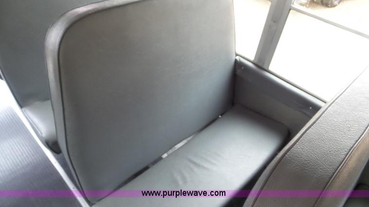 image for item L3575 2008 Chevrolet Express 3500 mid bus